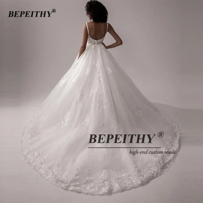 Robe de Mariée Joséphine — Princesse en Dentelle, Col V & Dos Nu