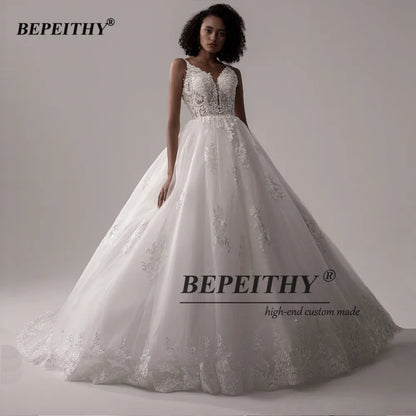 Robe de Mariée Joséphine — Princesse en Dentelle, Col V & Dos Nu