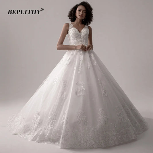 Robe de Mariée Aurélie — Princesse, Bustier Brodé & Col V