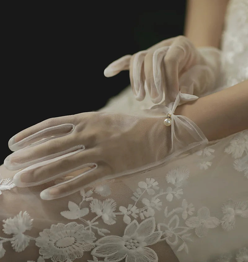 Gants de robe de mariée en satin blanc, courts et élégants, avec nœud en perles, en maille, accessoires photo polyvalents, rétro perle