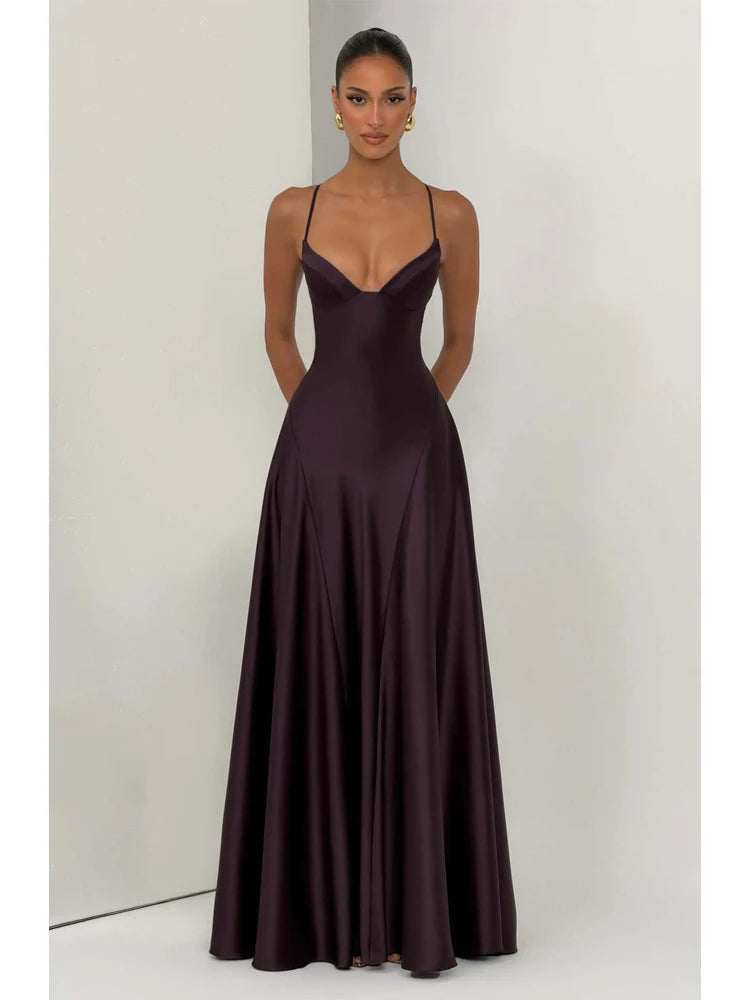 Robe de Soirée Soleil — Satin Fluide, Col V & Fines Bretelles