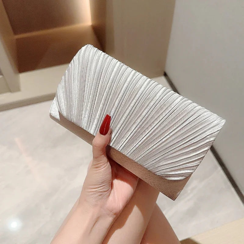 Minaudière Perléane — Pochette de Soirée Strass & Chaîne Dorée
