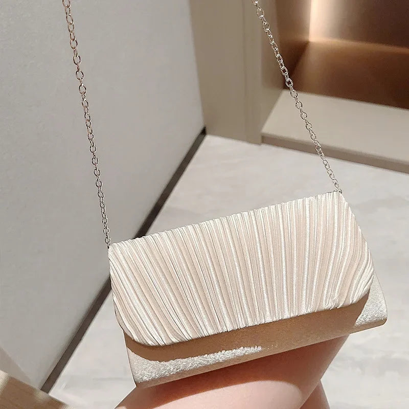 Minaudière Perléane — Pochette de Soirée Strass & Chaîne Dorée