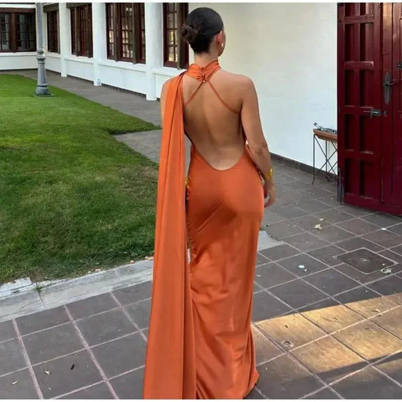 Robe de Soirée Lyra — Satin, Col Américain & Dos Nu (Invitée)