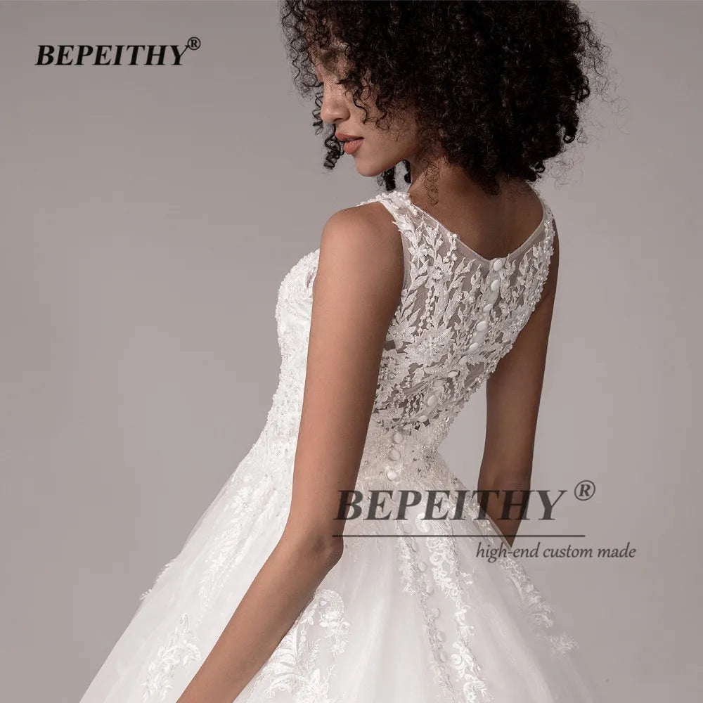 Robe de Mariée Aurélie — Princesse, Bustier Brodé & Col V