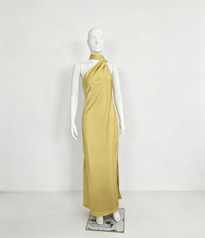 Robe de Soirée Lyra — Satin, Col Américain & Dos Nu (Invitée)