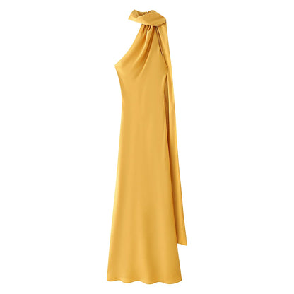 Robe de Soirée Lyra — Satin, Col Américain & Dos Nu (Invitée)