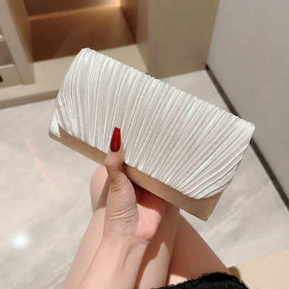 Minaudière Perléane — Pochette de Soirée Strass & Chaîne Dorée