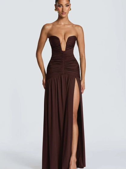 Robe de Soirée Soleil — Satin Fluide, Col V & Fines Bretelles